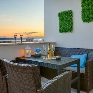Stella Maris 2bdr, Balcony, Sea View, Garage, Bbq Apartment Zadar